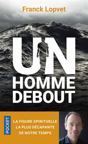 Un homme debout