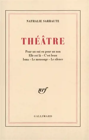 Théâtre. Elle est là. C'est beau