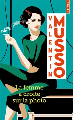 La femme à droite sur la photo