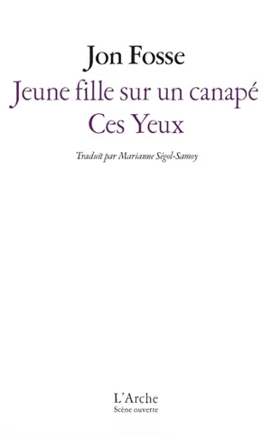 Jeune fille sur un canapé. Ces yeux