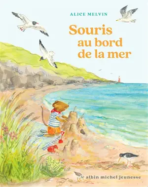 Souris au bord de la mer