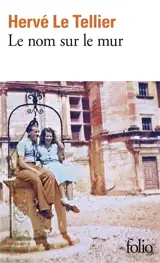 Le nom sur le mur