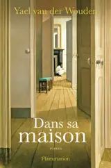 Dans sa maison