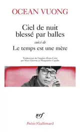 Ciel de nuit blessé par balles. Le temps est une mère