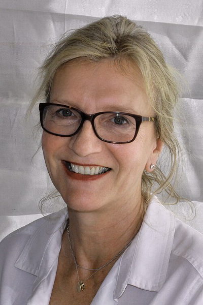 Elizabeth Strout.jpg